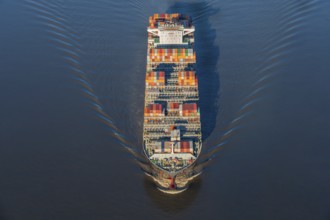 Container ship, Maersk Gibraltar, half full, low tide, Elbe, fairway, wave, Hamburg,