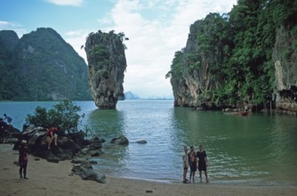 Tourists, James Bond rocks, James Bond island, two years in front of the tsunami, Phangnga Bay, Ko