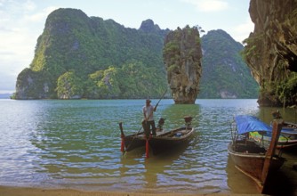 Boats, James Bond rocks, James Bond island, two years in front of the tsunami, Phangnga Bay, Ko