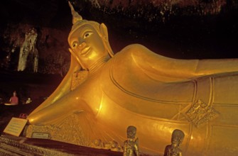 Reclining Buddha, Wat Suwannakhuha Monastery, Phangnga Bay, Ko Phuket, Thailand, December 2002,