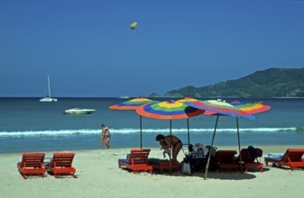 Paragliders, umbrellas, boats, people, Patong Beach, Ko Phuket, two years in front of the tsunami,