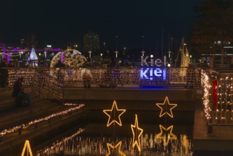Christmas decoration in Kiel am Holstenfleet, Kleiner Kiel Canal, city center, Christmas, lighting,