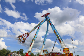 Fairground in Ulm Friedrichsau, folk festival, hustle and bustle, amusement park, amusement