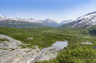 View of the wide valley of the Tsina River with mountains, Worthington Glacier Lagoon, Worthington