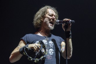 Carl Sentance, singer, NAZARETH, hard rock band, UK, Bending The Rules 2025 tour, live, 17.12.2025,