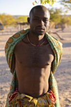 Portrait, man of the Hakaona tribe, also Havakona or Hakawona, near Opuwo, Kunene, Namibia