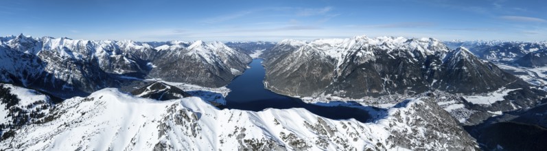 Alpine panorama, aerial view, epic view of mountain landscape with snow in winter, Bärenkopf