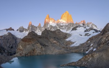 Laguna de los Tres, sunrise, alpine glow, glaciers and glaciers Lake de los Tres, mountains and