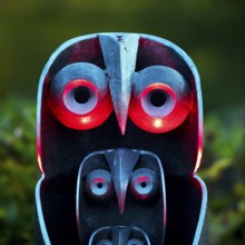 Illumination of an owl-like object during the HerbstlichtGarten event in Sauerlandpark in the