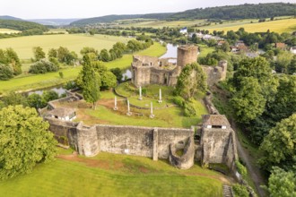Ruins of Polle Castle on the Weser seen from above, Samtgemeinde Bodenwerder-Polle, Lower Saxony,