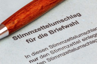 Absentee voting icon: close-up of an envelope for a ballot paper