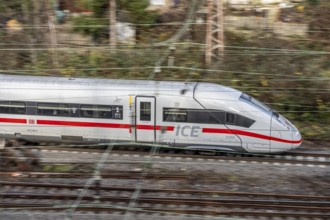 ICE on the route east, in front of Essen Central Station, long-distance traffic, North