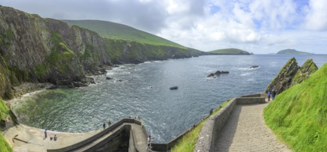 Steep descent to Dunquin pier, Ballyickeen Commons, Dunquin, Kerry, Ireland