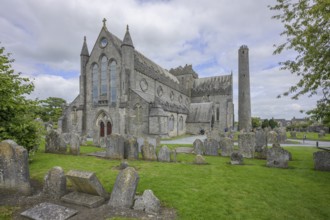 St. Canice's Cathedral with round tower, Kilkenny, County Kilkenny, Ireland