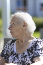 86-year-old woman, retirement home, Jettingen, Baden-Württemberg, Germany