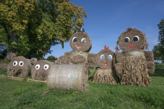 Straw figures for the 25th Thanksgiving on September 13, 2025 in Wedendorf, Mecklenburg-Western