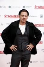 Hendrik Duryn at the world premiere of Stromberg - Everything as usual on 1.12.2025 at the Zoo