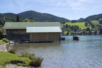 Bootshaus am Ufer des Schliersee, Ort Schliersee, Upper Bavaria, Bavaria, Germany
