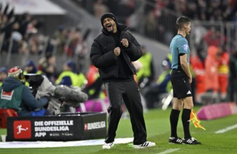 Coach Coach Vincent Kompany FC Bayern Munich FCB on the sidelines goal cheering gesture gesture TV