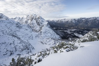 View of snowy Waxenstein, view from Längenfelderkopf in winter, Wetterstein Mountains,
