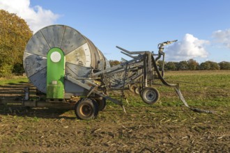 Rainstar E31 irrigation sprayer machinery in field, Shottisham, Suffolk, England, UK
