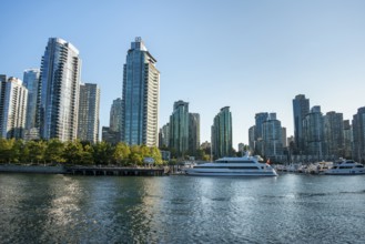 Skyline, skyscrapers on the promenade, Coal Harbour, Vancouver, British Columbia, Canada
