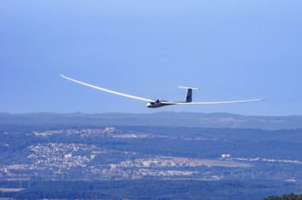 A Schempp-Hirth Nimbus 4M motor glider, D-KAOL registration, during a screening as part of an air