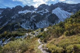 Hiking trail around the pulpit in autumn vegetation, in the back mountains of the Allgäu Alps,