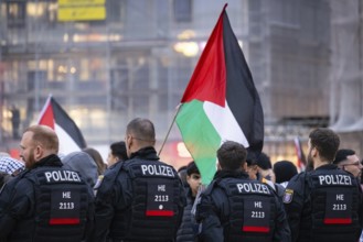 Around 1, 500 people take part in a pro-Palestine demonstration at the Hauptwache in Frankfurt am
