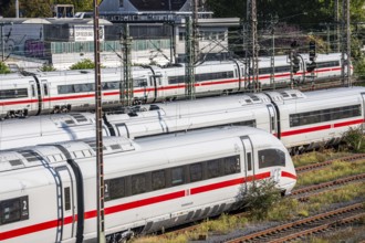 ICE trains on the railway line, north of Düsseldorf main station, North Rhine-Westphalia, Germany
