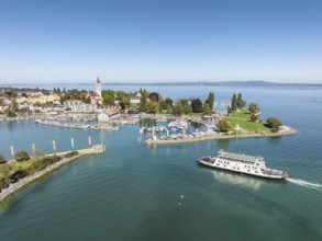 Harbour area, ferry port, marina, marina of Romanshorn with Seepark and the incoming ferry MF