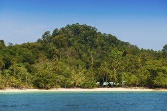 White sandy beach, Sunrise Beach, Koh Kradan, Hat Chao Mai National Park, Trang Province, Southern
