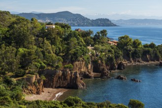 Picturesque coast and red rocks, near Anthéor, Saint-Raphaël, Massif de l'Esterel, Esterel