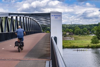 De Massover cycle path bridge, over the Meuse south of Nijmegen, near Cuijk, part of the