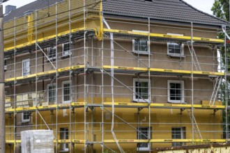 Energy refurbishment of an older residential building, thermal insulation with mineral wool
