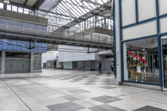 City C shopping centre, City Center, in the city centre of Leverkusen, older shopping centre from