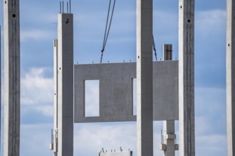 Construction of a new logistics hall on the Mercatroinsel, Hall 2, next to an existing hall, approx