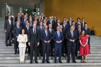 Group photo of the Made for Germany Investment Summit, including in the first row Katherina Reiche