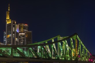 Frankfurt sets an example: The Eiserner Steg will shine in rainbow colours for Christopher Street