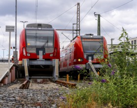 Bridge at Camberger Straße, Galluswarte, Deutsche Bahn, tracks and trains, Frankfurt am Main,