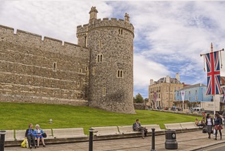 Windsor Castle is located in the English town of Windsor in the south of England in the county of