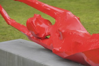 Sculpture beef early by Georg Herold 2012, Blickachsen 14, Modern Art, red female reclining figure