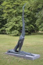Sculpture Mont Parnassus by Georg Herold 2012, Blickachsen 14, modern art, athletic figure,