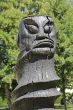 Sculpture Der Verdrehte von Kunsttäter 2009, black, wood sculpture, modern art, twisted, twisting,