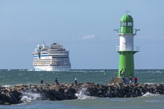 Cruise ship AIDAmar leaving, lighthouse, Warnow estuary, Baltic Sea, Warnemünde, Rostock,
