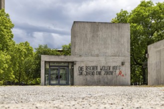 The rich want war. The youth want a future. Illegal protest at a building near the University of