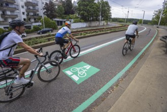 New cycle lane between Stuttgart and Degerloch. A 600 metre cycle lane has been created in the