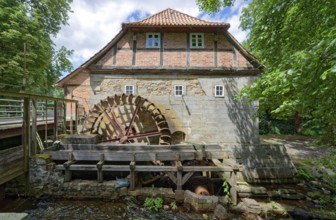 The Laderholz watermill, a technical monument, is located on the watercourse of the Alpe on the