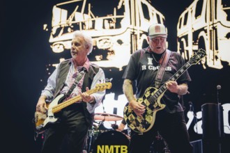 Glen Matlock (bassist) and Steve Jones (guitarist) from the Sex Pistols ft. Frank Carter live at