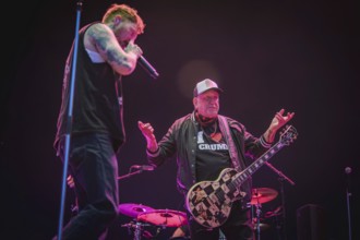 Frank Carter (singer) and Steve Jones (guitarist) from the Sex Pistols ft. Frank Carter live in the